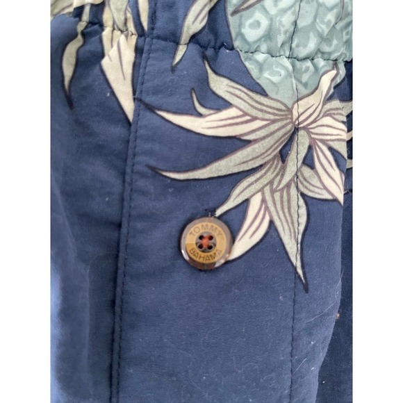 Tommy Bahama Short - Picture 2 of 6